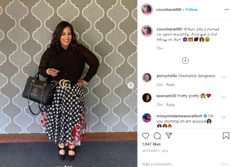 nikkia showing her outfit on instagram 